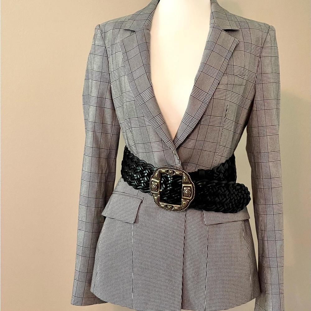 Blazer - Picture 3 of 8